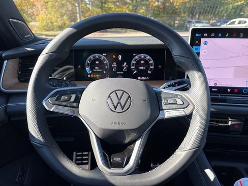 New 2026 Volkswagen Tiguan SEL R-Line image 14