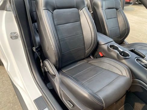 Used 2019 Ford Mustang GT Premium w/ Equipment Group 401A RWD image 32