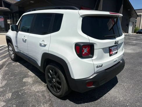 Used 2019 Jeep Renegade Latitude w/ Cold Weather Group AWD/4WD image 3
