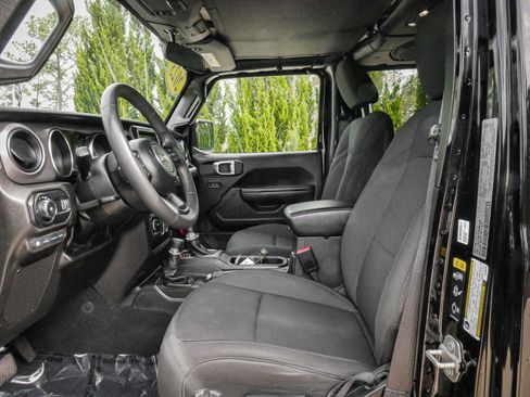 Used 2023 Jeep Wrangler Unlimited w/ Convenience Group image 16