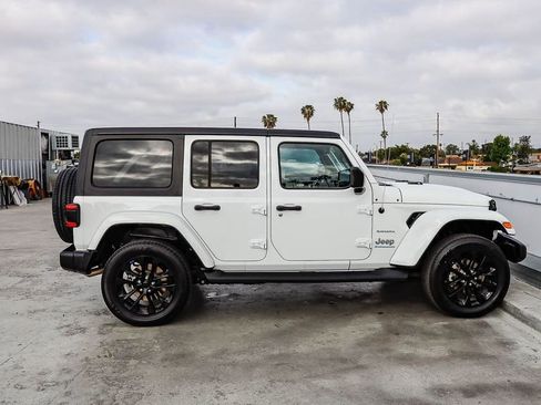 Used 2023 Jeep Wrangler Unlimited Sahara AWD/4WD image 13