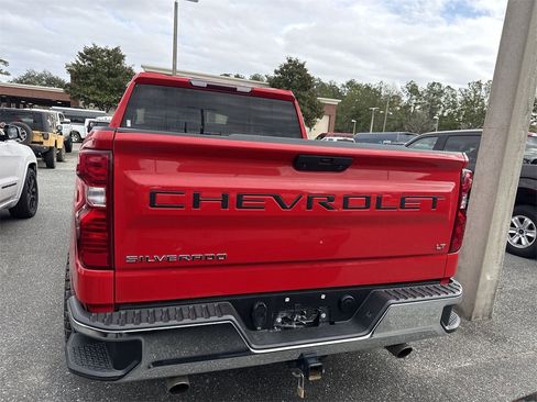 Used 2022 Chevrolet Silverado 1500 LT image 4