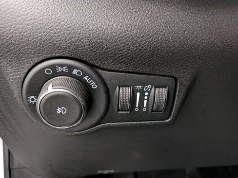 Used 2025 Jeep Compass Trailhawk w/ Trailhawk Elite Group AWD/4WD image 22