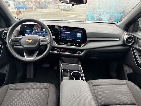 Used 2025 Chevrolet Equinox LT image 12