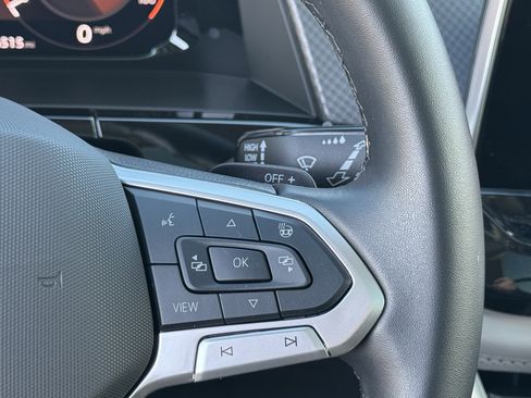 Used 2025 Volkswagen Atlas Peak Edition SE image 22