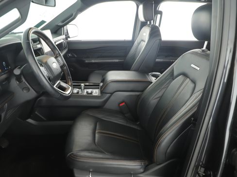 Used 2023 Ford Expedition Platinum image 8