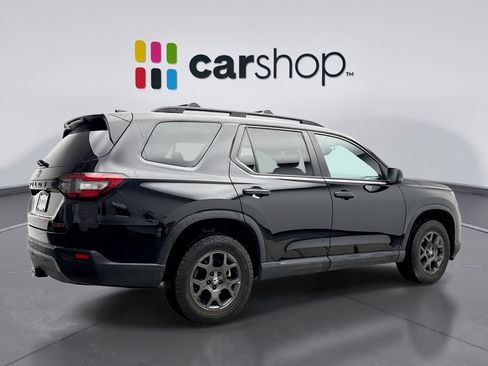 Used 2023 Honda Pilot TrailSport image 5