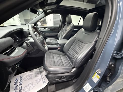 Used 2026 Ford Explorer ST-Line w/ ST-Line Street Pack AWD/4WD image 12