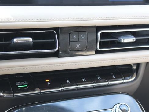 Certified 2023 Lincoln Nautilus Reserve AWD/4WD image 25