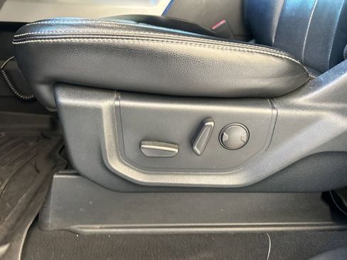 Used 2021 Ford F250 Lariat w/ Lariat Ultimate Package image 43