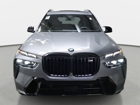 New 2026 BMW X7 M60i image 2