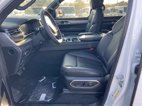 New 2026 Jeep Grand Wagoneer Limited w/ Premium Group II image 24