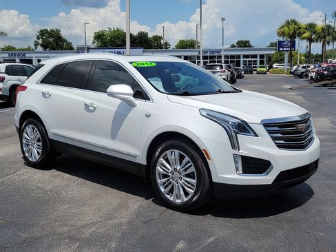 Used 2017 Cadillac XT5 Premium Luxury FWD image 2