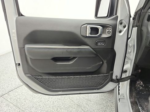 Used 2024 Jeep Wrangler Unlimited Rubicon 4xe AWD/4WD image 12