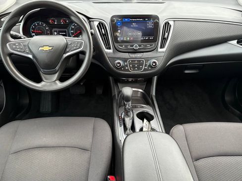Used 2025 Chevrolet Malibu LT FWD image 11