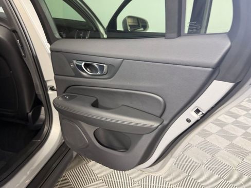 Used 2025 Volvo V60 B5 Cross Country Plus image 29