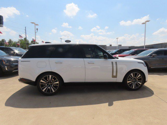 Used 2024 Land Rover Range Rover SE AWD/4WD image 8