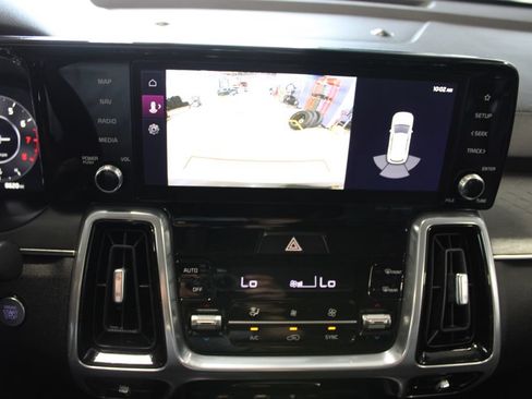 Used 2023 Kia Sorento SX AWD/4WD image 15