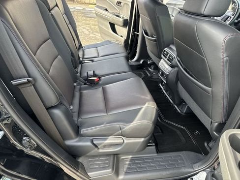 Used 2024 Honda Passport Black Edition image 11
