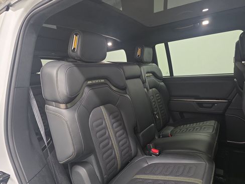Used 2025 Rivian R1S Adventure AWD/4WD image 23