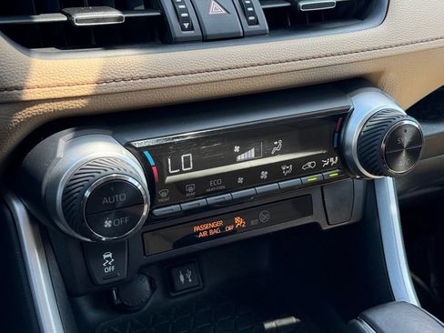 Certified 2019 Toyota RAV4 XLE Premium w/ All Weather Liner Package AWD/4WD image 23