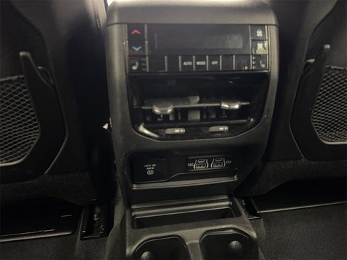 Used 2024 Jeep Grand Cherokee L Limited w/ Luxury Tech Group II image 78