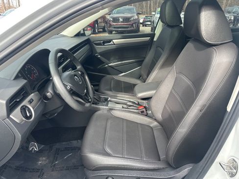 Used 2021 Volkswagen Passat 2.0T SE image 11