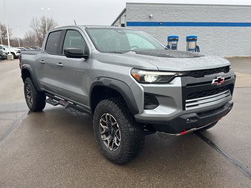 Used 2024 Chevrolet Colorado ZR2 w/ Safety Package image 8