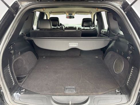 Used 2012 Jeep Grand Cherokee Laredo AWD/4WD image 5