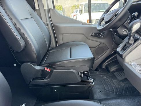 New 2026 Ford Transit 250 148 Medium Roof w/ Load Area Protection Package RWD image 10