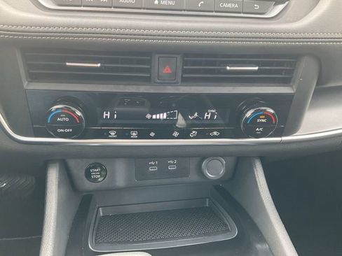 Used 2024 Nissan Rogue SV image 15