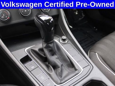 Used 2023 Volkswagen Jetta Sport image 35