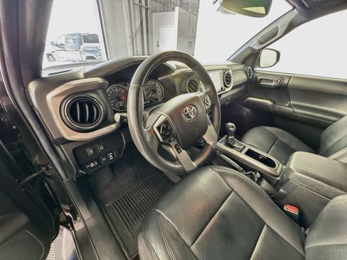Certified 2021 Toyota Tacoma Limited AWD/4WD image 11