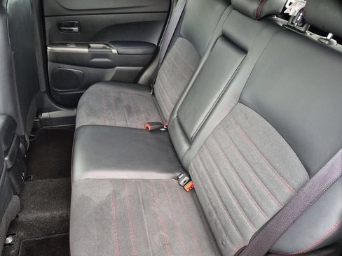 Used 2025 Mitsubishi Outlander Sport SE AWD/4WD image 27