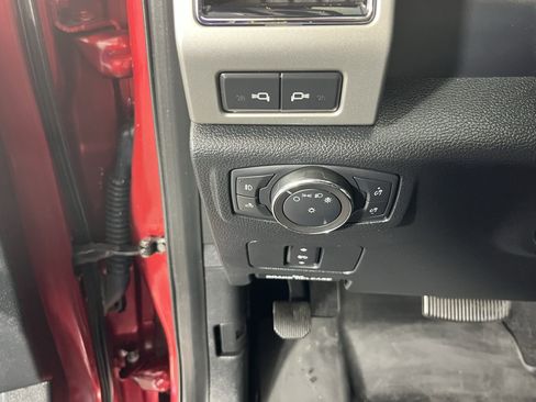 Used 2019 Ford F350 Lariat image 18