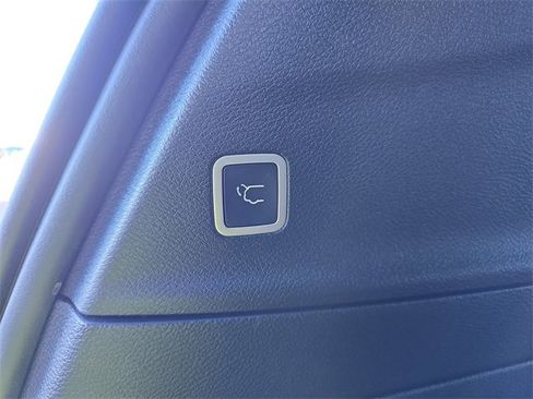 Used 2021 Chrysler Pacifica Pinnacle image 17