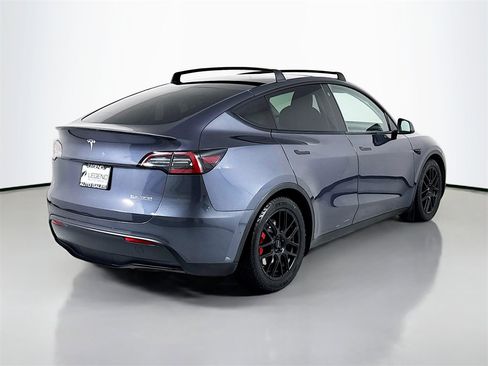 Used 2022 Tesla Model Y Performance image 6