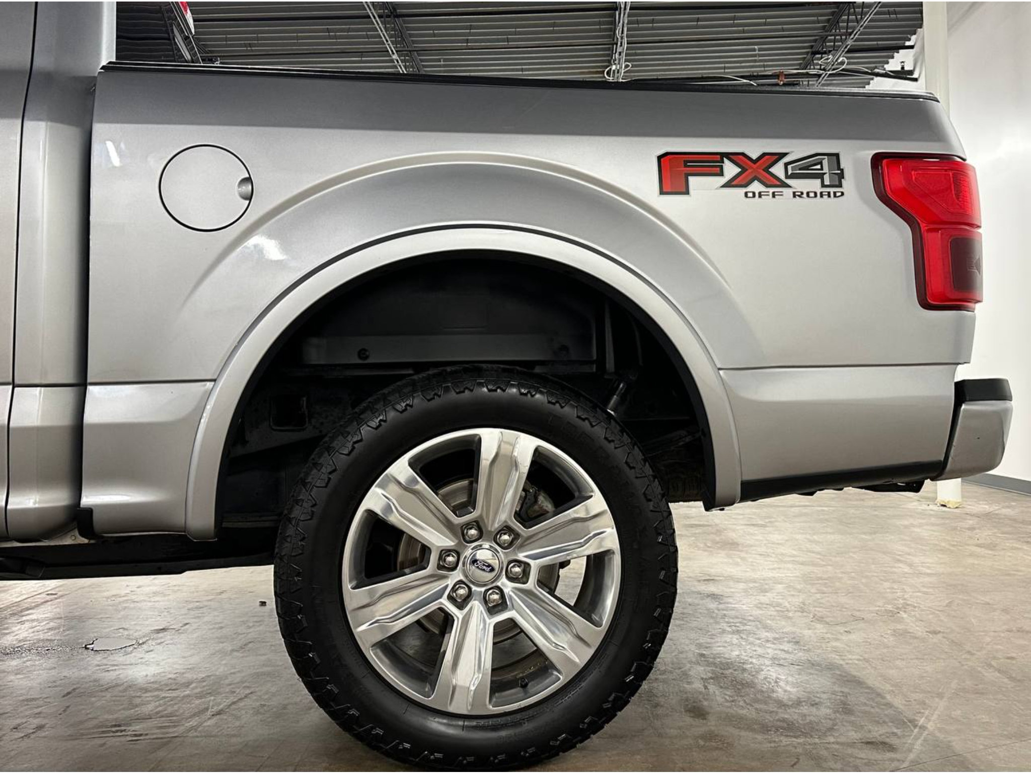 Used 2020 Ford F150 Platinum w/ Equipment Group 701A Luxury AWD/4WD image 10