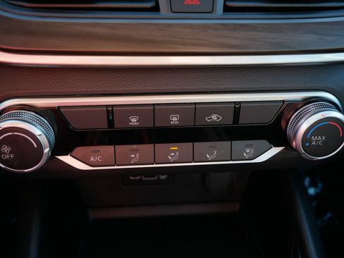 Used 2024 Nissan Altima 2.5 SV image 28