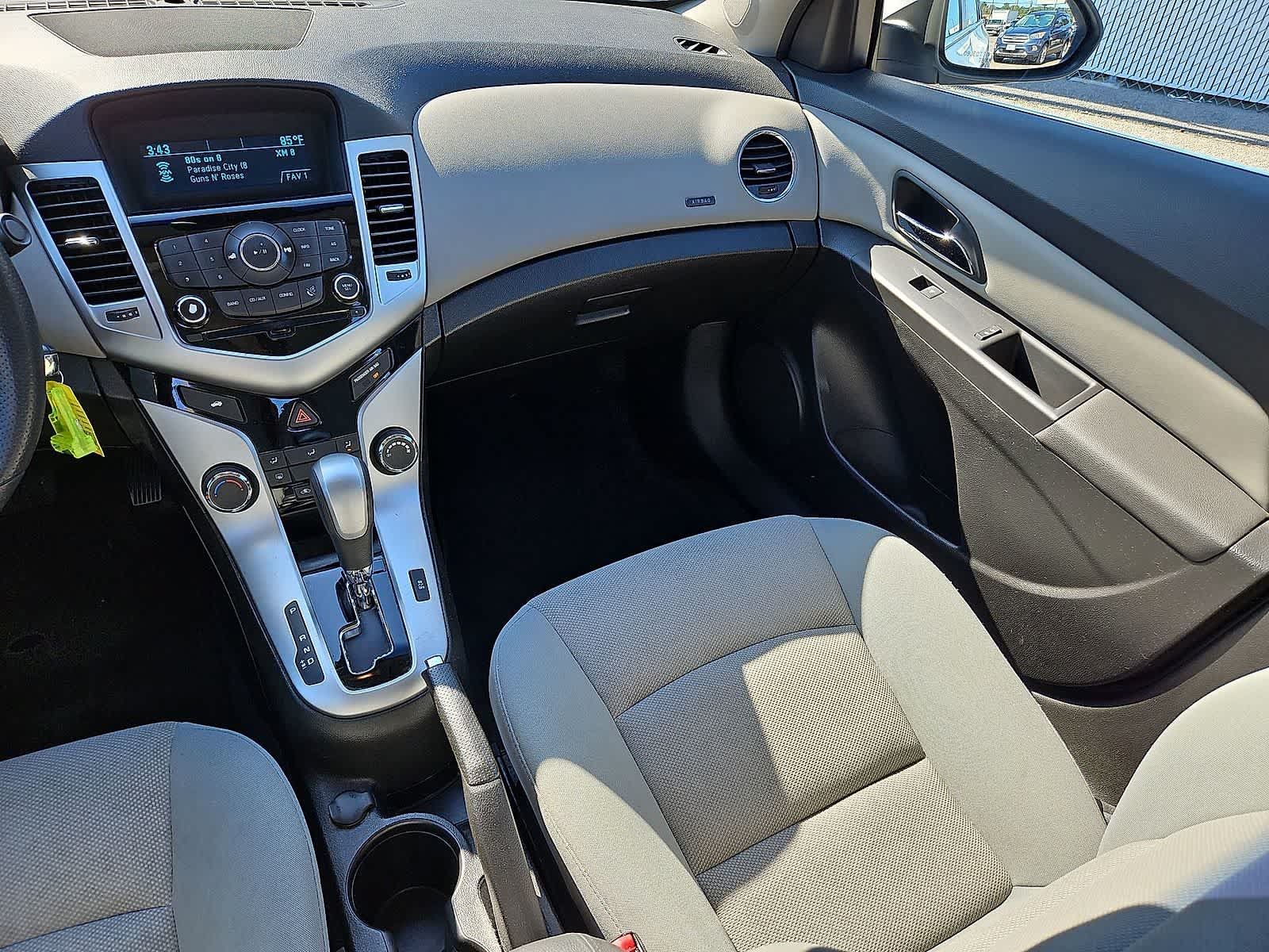 Used 2016 Chevrolet Cruze LT FWD image 12
