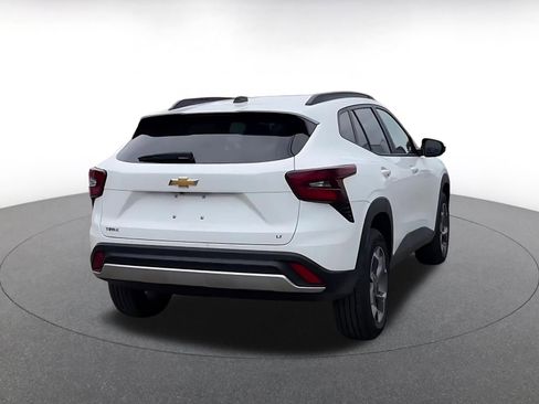 Used 2025 Chevrolet Trax LT image 14