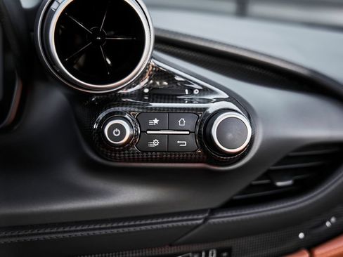 Used 2022 Ferrari F8 Tributo RWD image 62