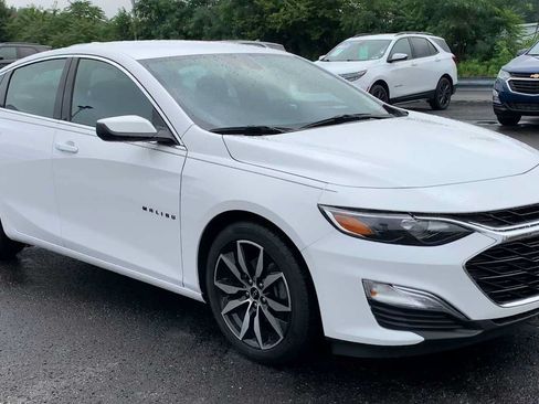 Used 2023 Chevrolet Malibu RS FWD image 2