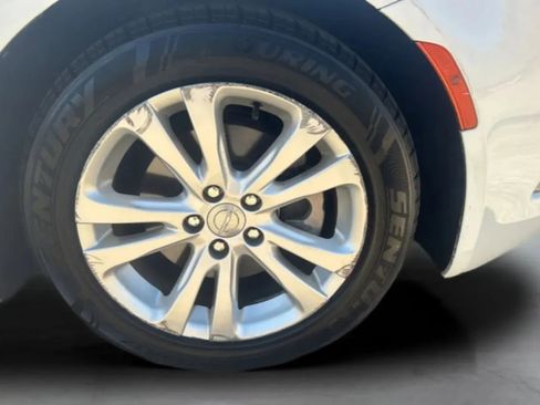 Used 2015 Chrysler 200 Limited w/ Convenience Group FWD image 31