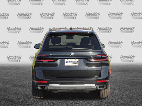 Certified 2025 BMW X7 xDrive40i image 8