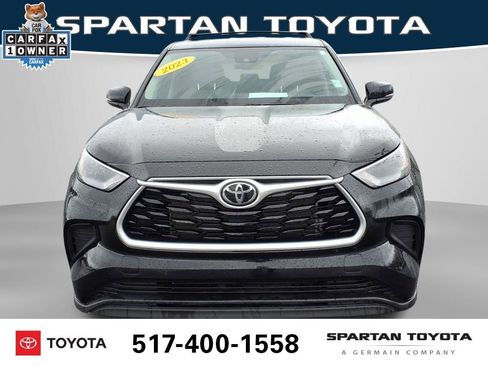 Used 2023 Toyota Highlander L FWD image 2
