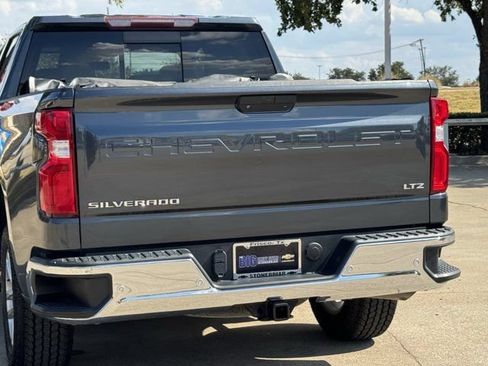 Used 2020 Chevrolet Silverado 1500 LTZ w/ LTZ Plus Package AWD/4WD image 9