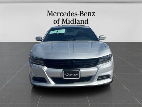 Used 2020 Dodge Charger SXT image 2