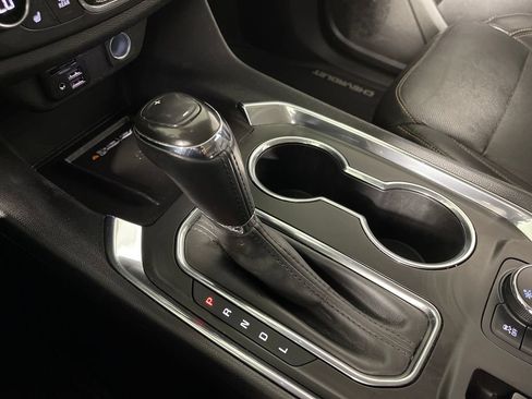 Used 2020 Chevrolet Traverse Premier w/ Redline Edition FWD image 22