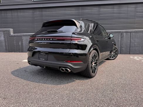 Certified 2026 Porsche Cayenne S AWD/4WD image 10